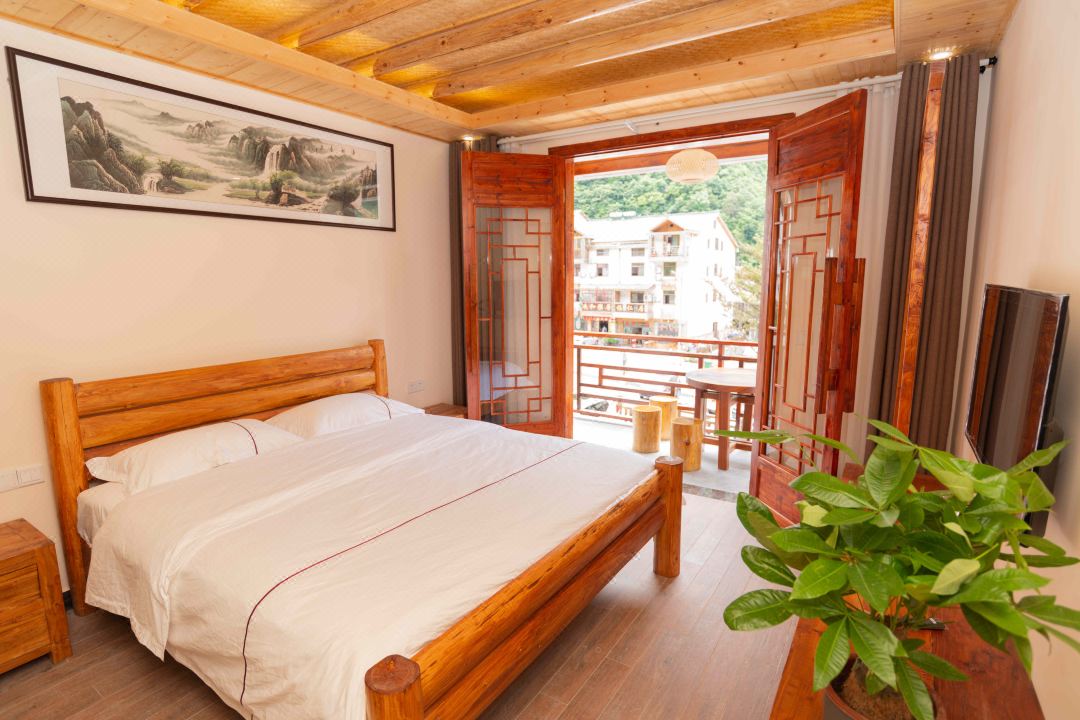 Jingxi Huakai Homestay (Shennongjia Dajiuhu National Wetland Park Scenic Area Pingqian Ancient Town)