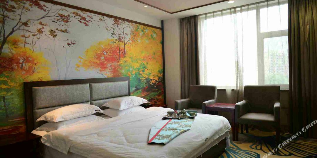 隆鑫睿柏·泊云酒店(北票建设路店)