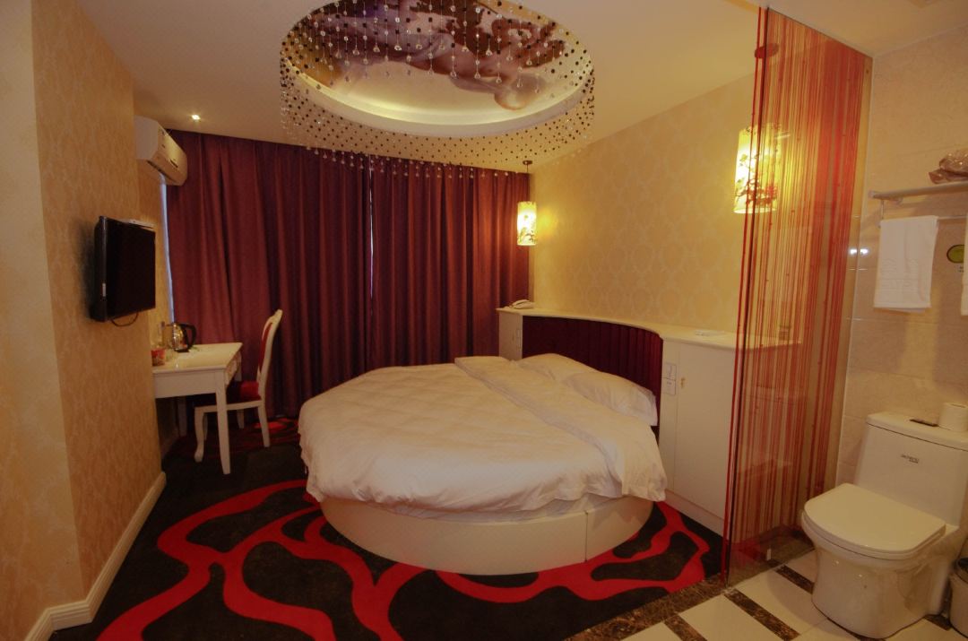 Shaoxing Yuhua Hotel (Chengnan Avenue Subway Station)