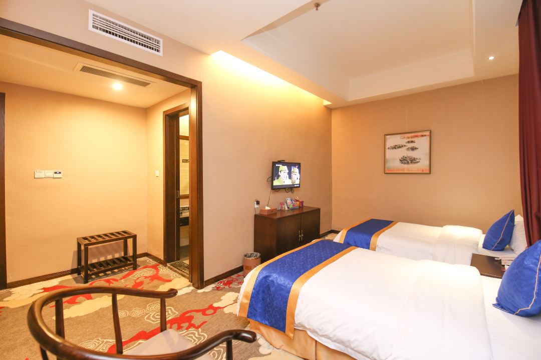 Langzhong Tianhong Business Hotel
