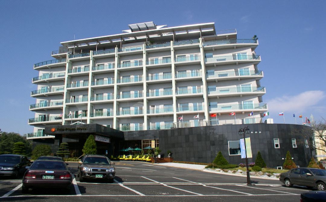 Ritz Plaza Hotel