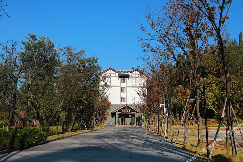 西昌梦寻花海海朝民俗文化村