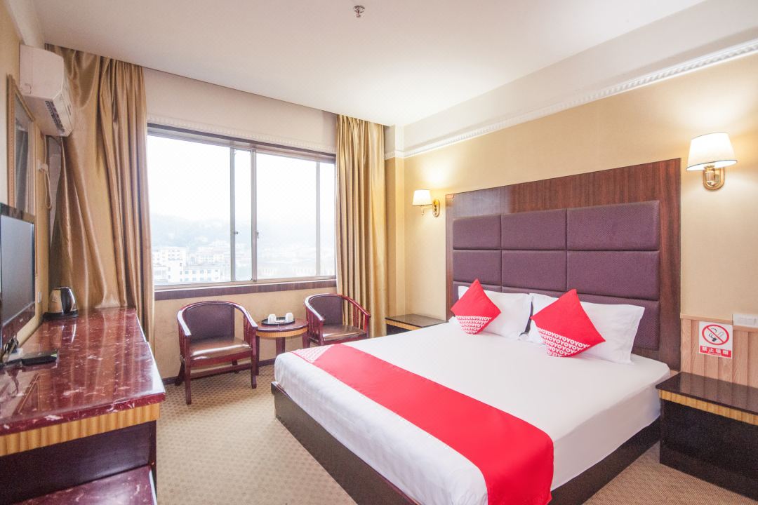 Gezihua Business Theme Hotel Wufeng