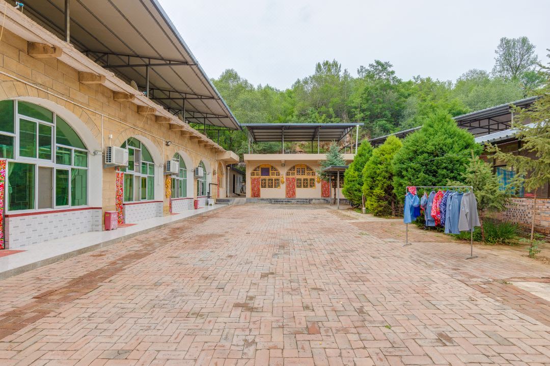 Yan'an Xinyuan Cave Homestay