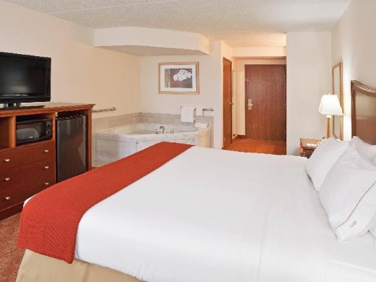 Holiday Inn Express Murrysville - Delmont - Tap to explore photos