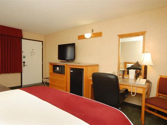 Best Western Plus Orange County Airport North - Tap to explore photos