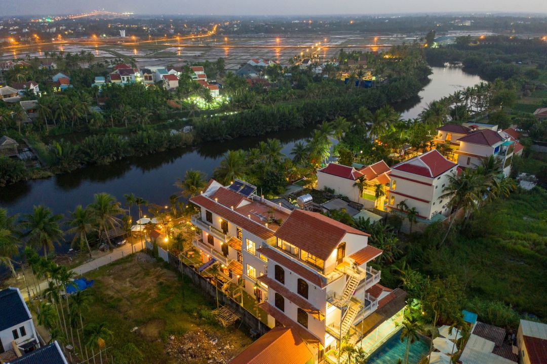 Nipa Riverside Villa