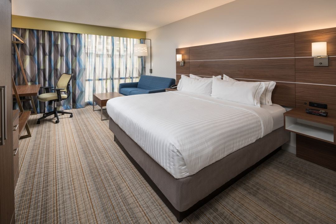 Holiday Inn Express & Suites Springfield