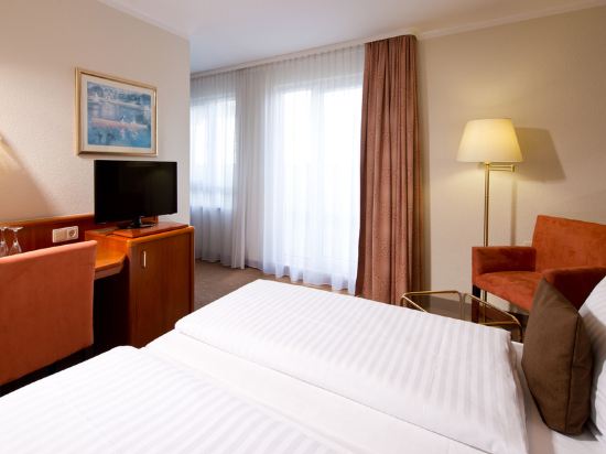 ACHAT Hotel Schwarzheide Lausitz - Tap to explore photos