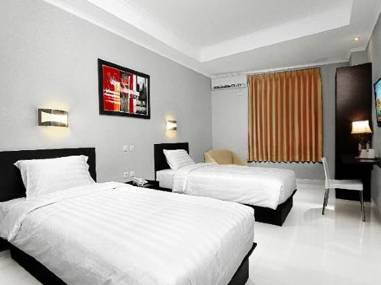 Oyo 226 Lj Hotel Kota Bandung Price Address Reviews