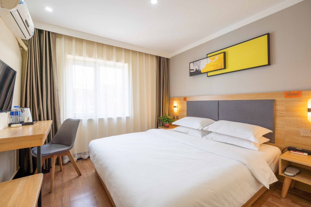 Huaying Yiju Hotel (Shenyang Yuhongbaishan Road Branch)