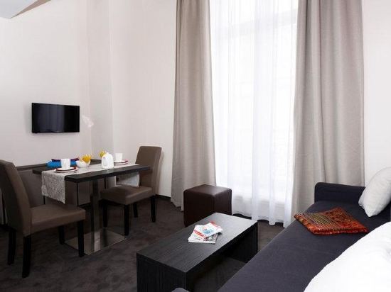 Odalys City Apartment Hotel - Montpellier Centre Gare Saint Roch - Tap to explore photos