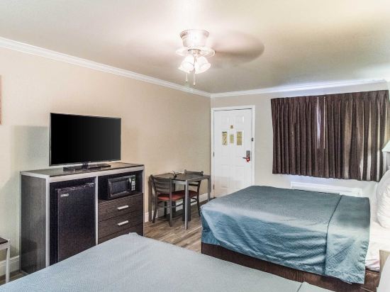 Econo Lodge Inn & Suites Corpus Christi - Tap to explore photos