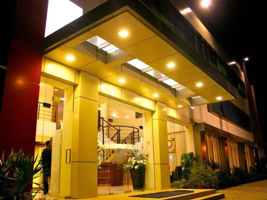 Royal Mamberamo Hotel - Tap to explore photos