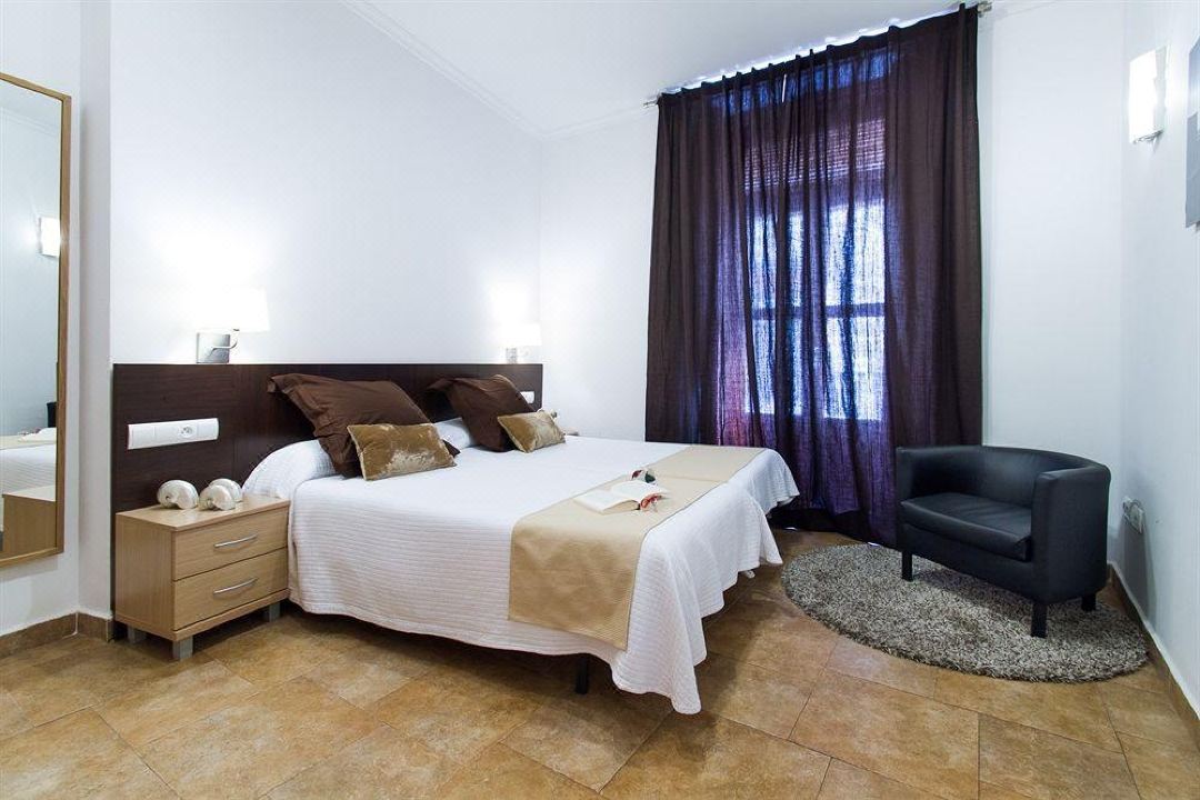 Living Valencia Apartments - Merced