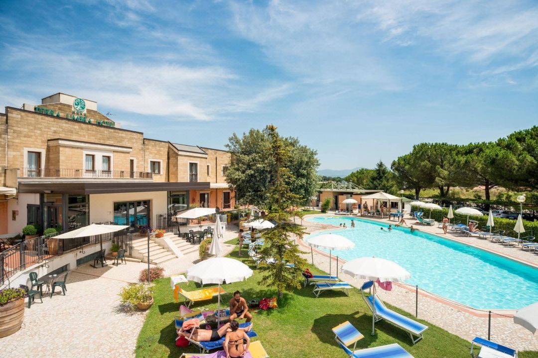Terra Umbra Hotel