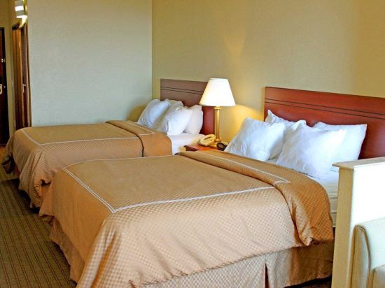 Quality Suites Austin South St. Elmo District - Tap to explore photos