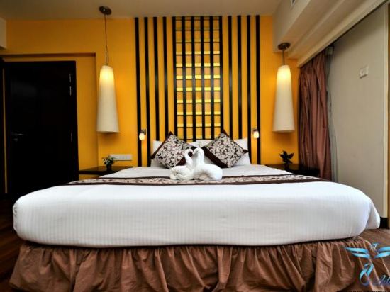 Raintree Resort suites at Bandar Sunway - Tap to explore photos