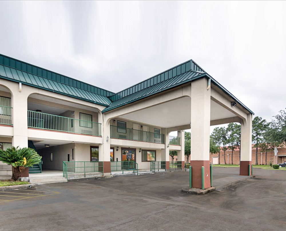 Rodeway Inn & Suites Hwy 290 NW