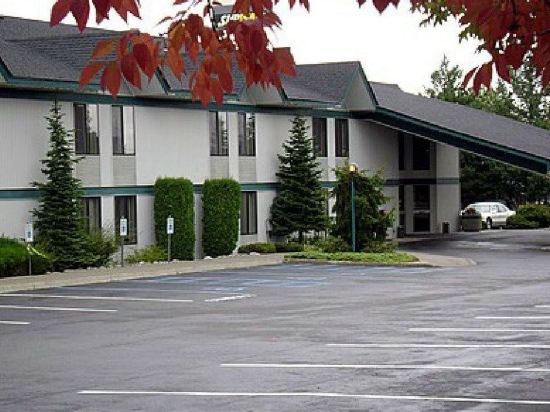 Red Lion Inn & Suites Post Falls - Tap to explore photos