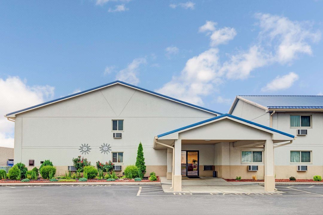 Super 8 by Wyndham Indianapolis/Emerson Ave