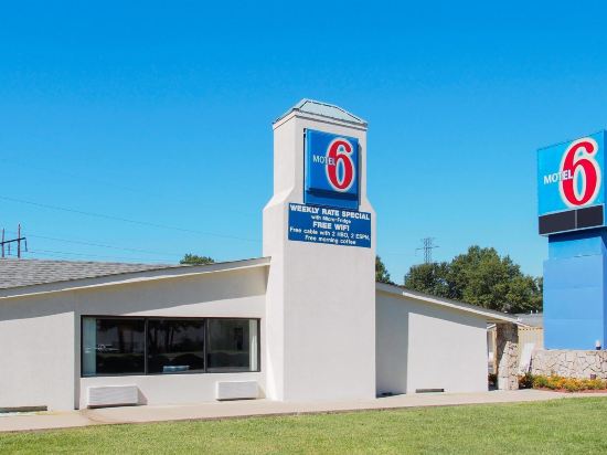 Motel 6 Newport News, VA - Tap to explore photos