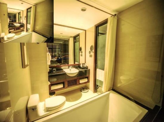 Brilliant Hotel - Tap to explore photos