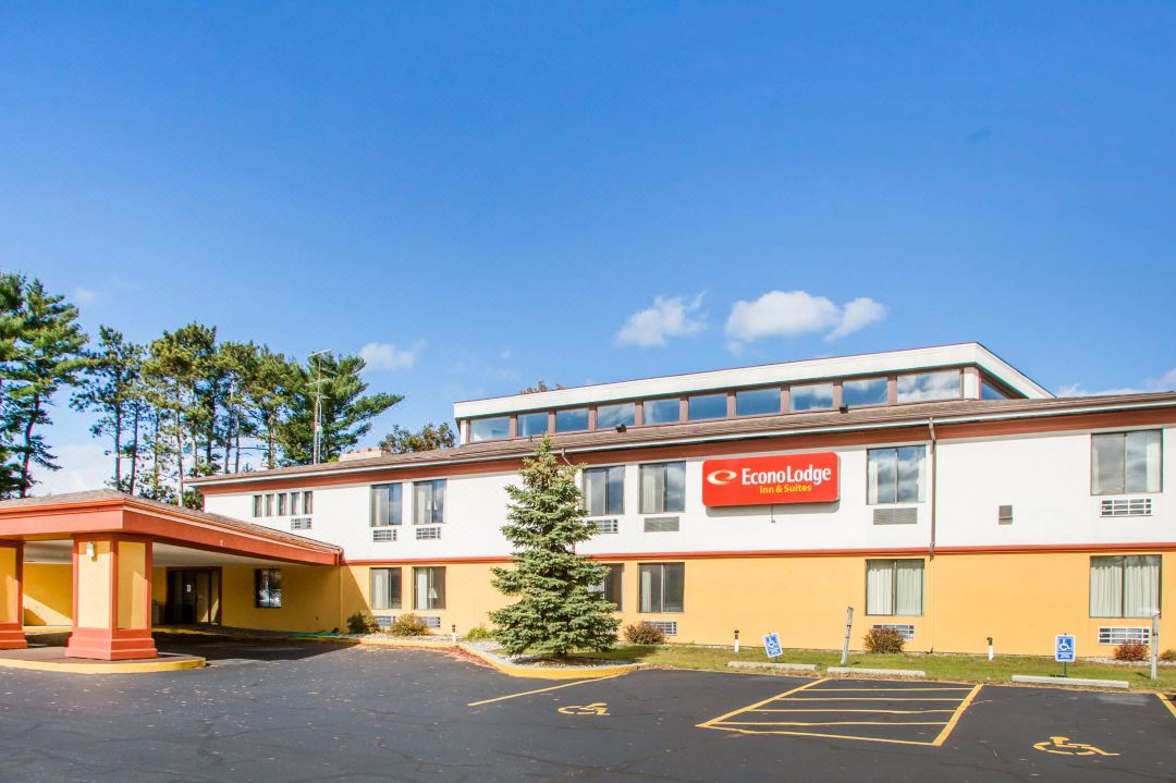 Ramada by Wyndham Stevens Point