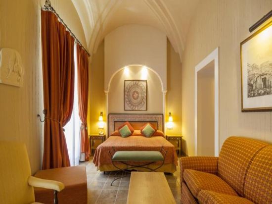 Hotel ILUNION Mérida Palace - Tap to explore photos
