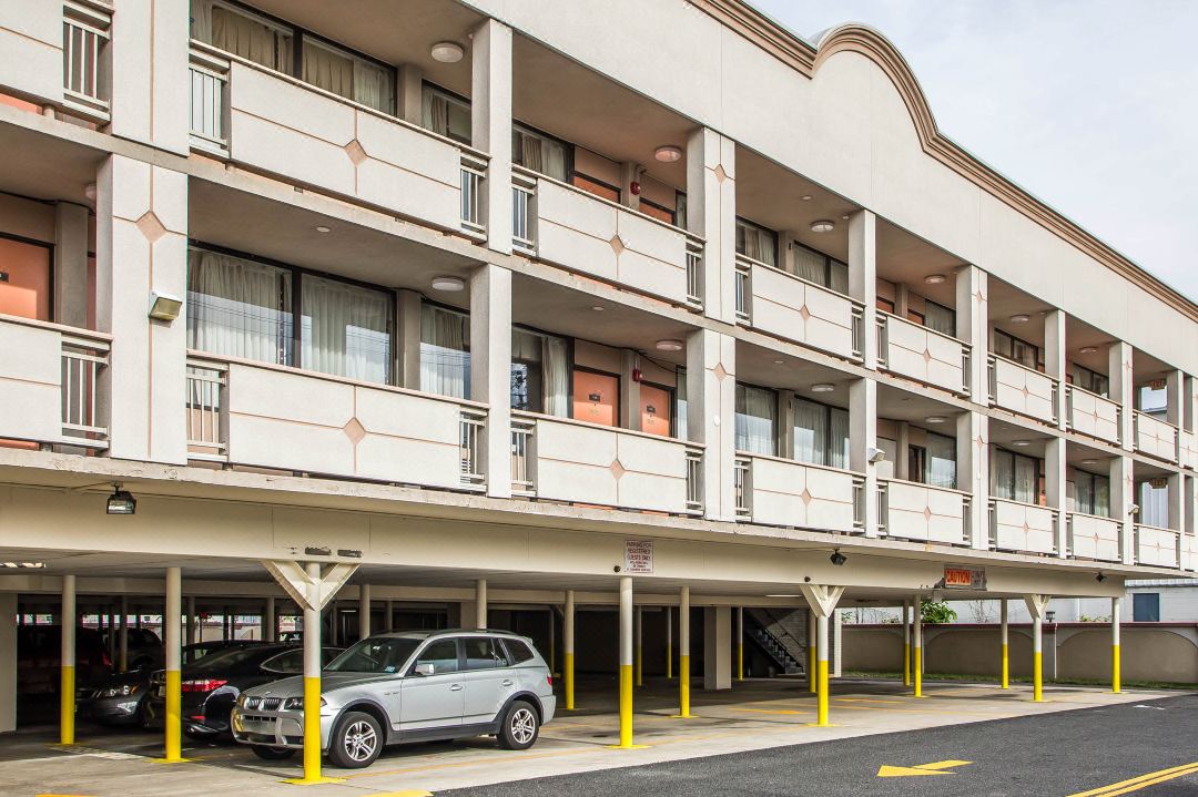 Super 8 by Wyndham Meadowlands