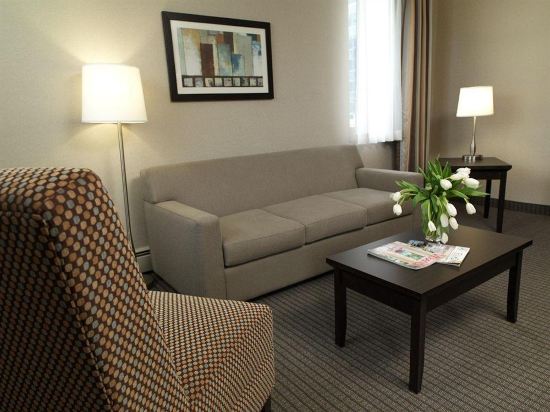 Coast Calgary Downtown Hotel & Suites by APA - Tap to explore photos