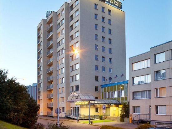 Hotel Fortuna West, Prague Price, Address & Reviews