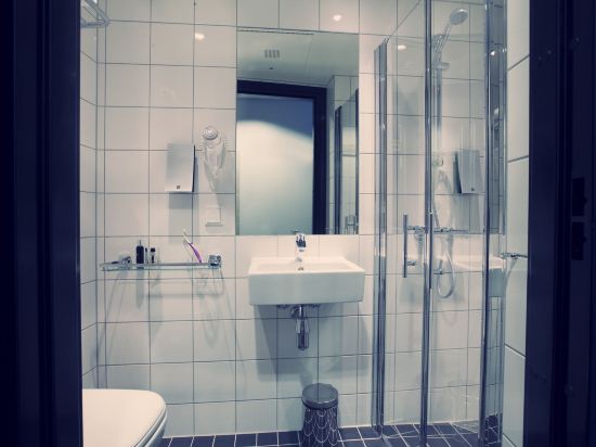 Comfort Hotel Xpress Tromso - Tap to explore photos