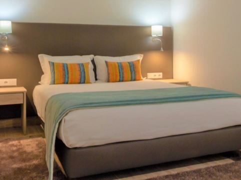 Hotel Pinhal do Sol - Tap to explore photos