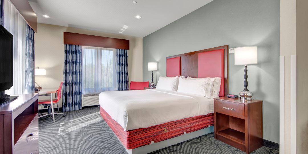 Holiday Inn Express & Suites Oklahoma City North