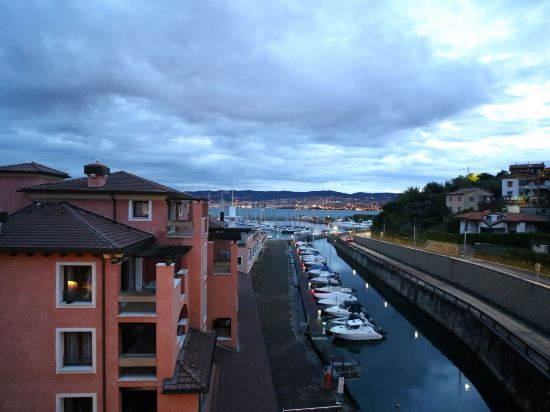 Hotel San Rocco - Tap to explore photos