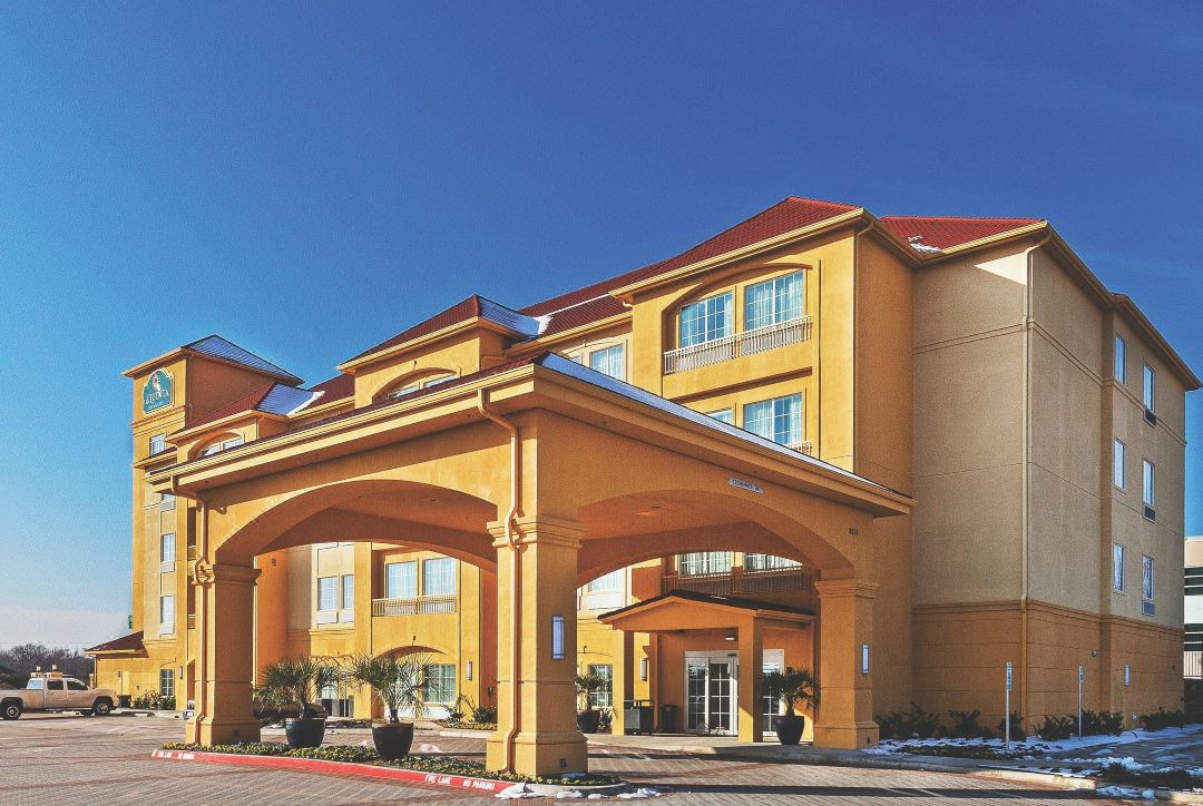 La Quinta Inn & Suites by Wyndham Fort Worth Eastchase