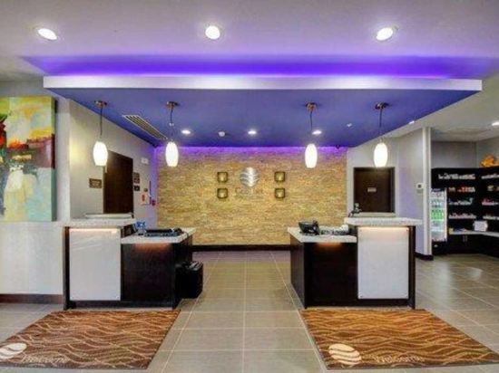 Comfort Inn Suites Tulsa I 44 West Rt 66 Creek 2 9 4
