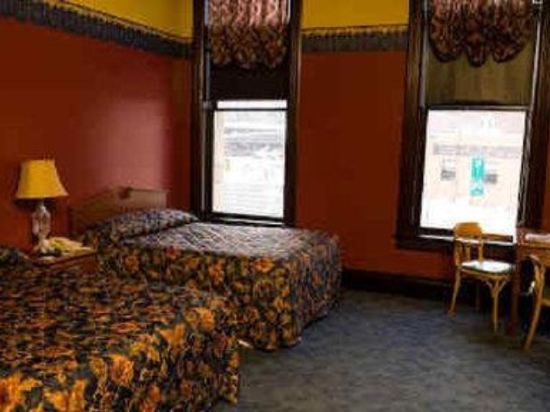 Iron Horse Inn Deadwood Lawrence South Dakota Price Address