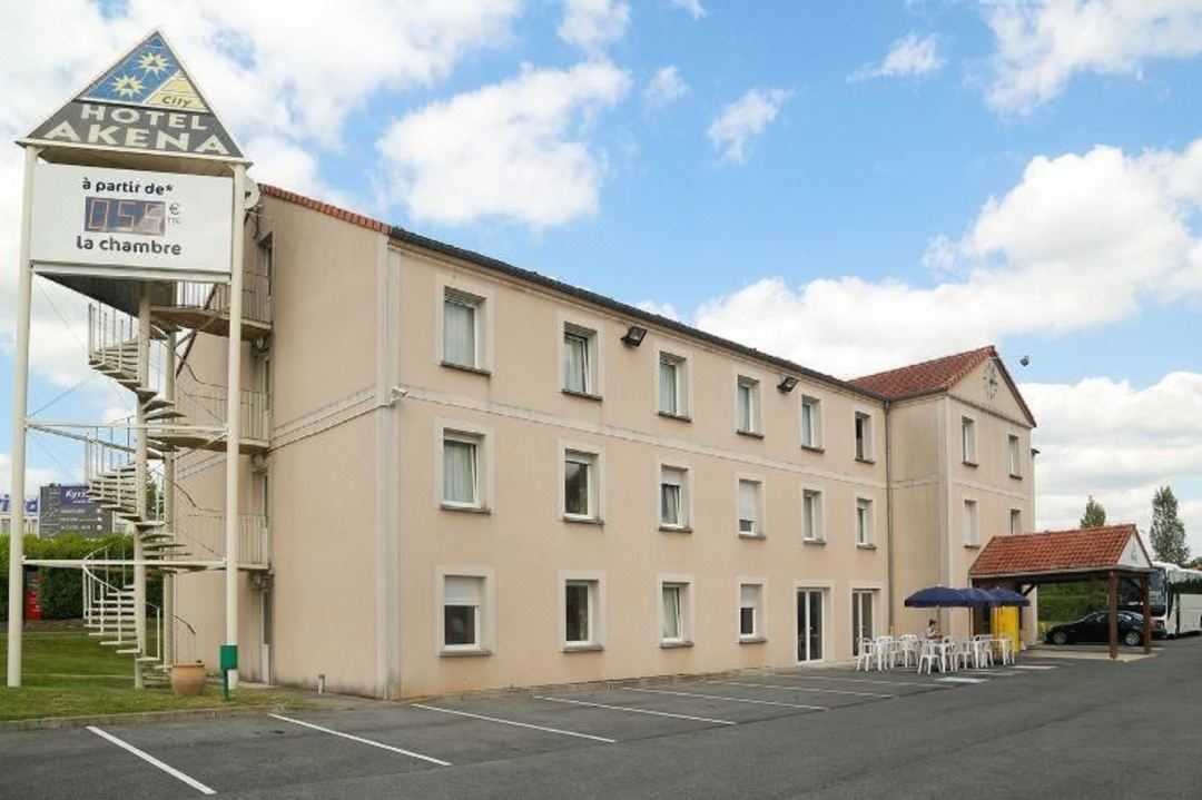 Brit Hotel Confort Roissy Saint-Witz