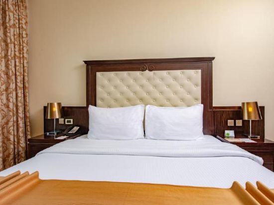 Mercure Al Khobar Hotel - Tap to explore photos