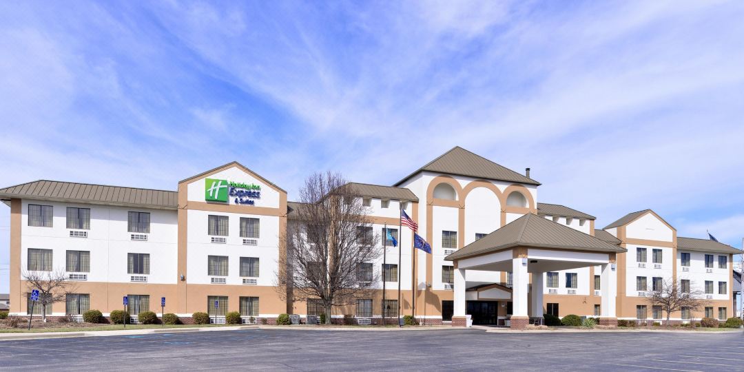 Holiday Inn Express & Suites Madison