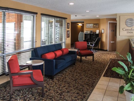 Comfort Inn At The Zoo Douglas Nebraska 3 4 9 Price