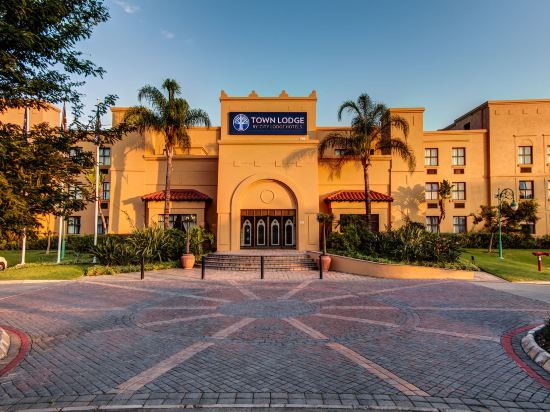 Town Lodge Polokwane - Tap to explore photos