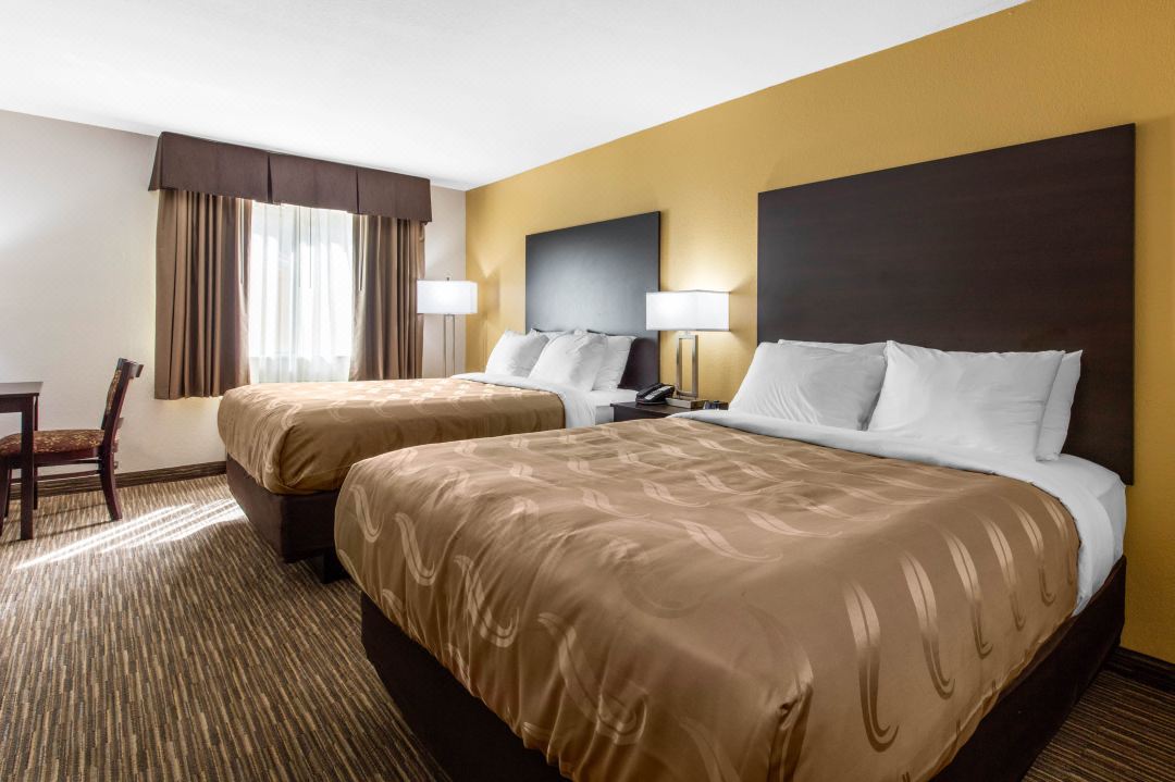 Quality Inn & Suites Metropolis I-24