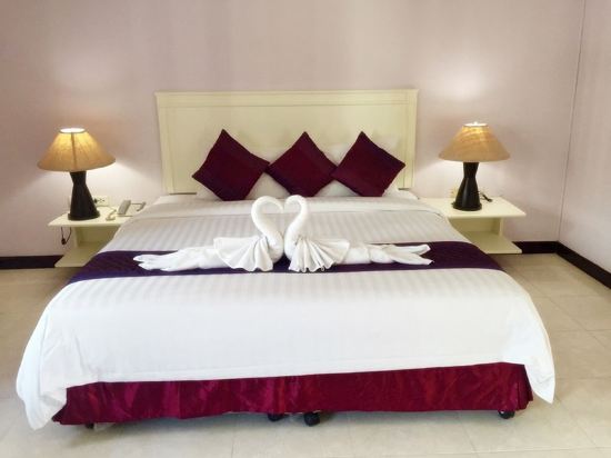Eastiny Residence Hotel Pattaya - Tap to explore photos