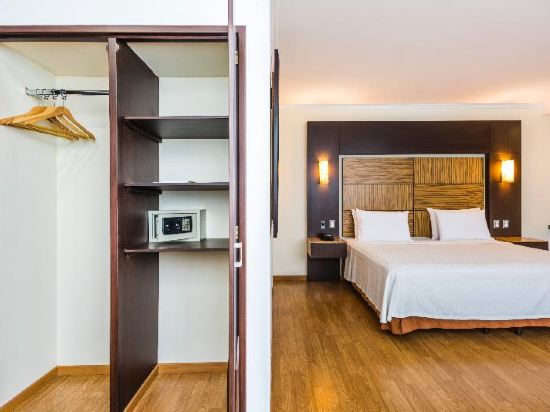 Hotel GH Galeria - Tap to explore photos