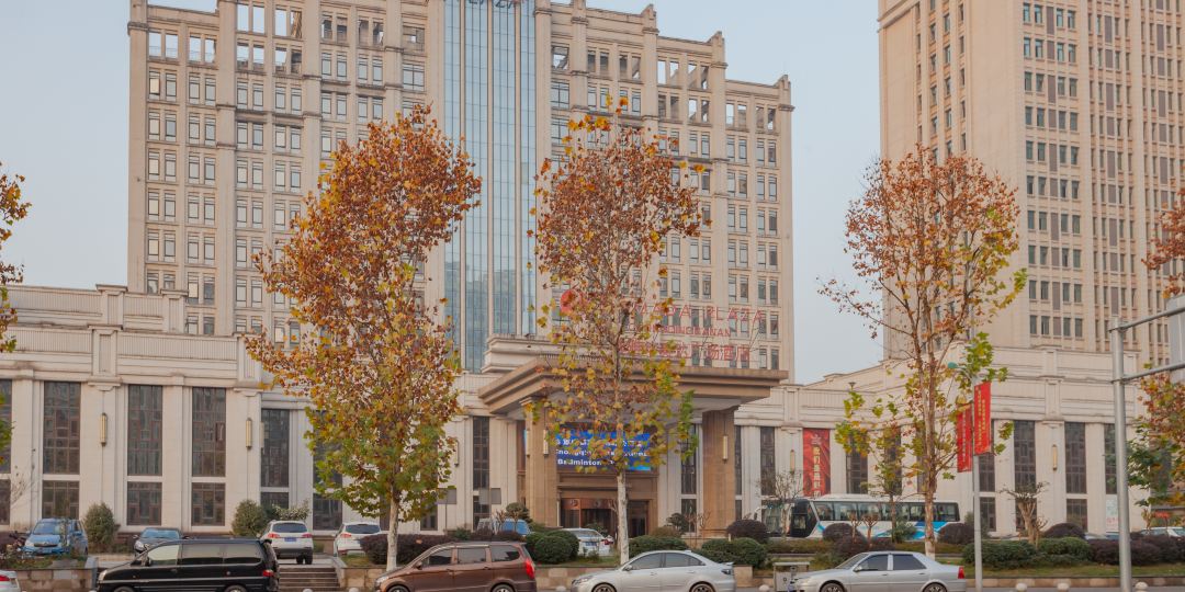 雅典华美达广场酒店