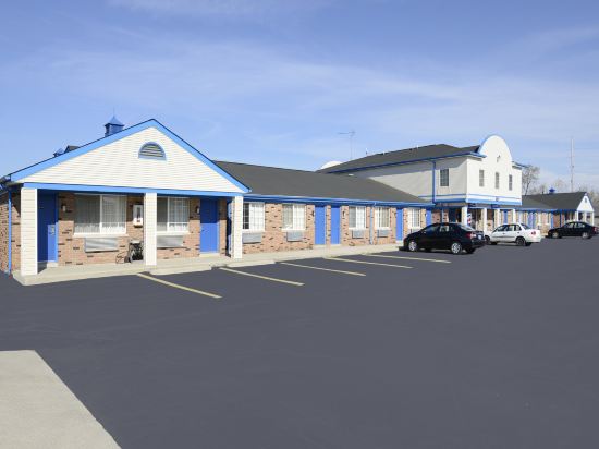 Americas Best Value Inn Decatur, IN - Tap to explore photos