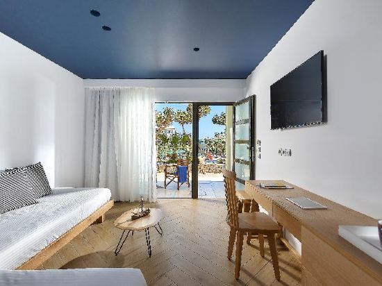 Arminda Hotel & Spa - Tap to explore photos